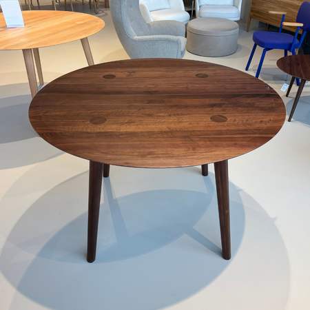 Olger Tafel Rond 120 Walnoot mat gelakt - Outlet Zaandam